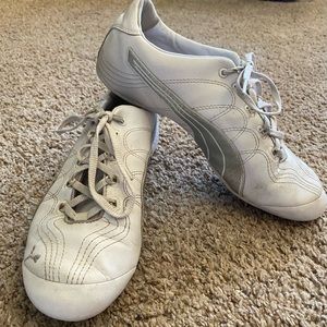 Puma size 8.5 tennis shoes